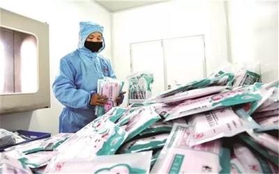 共克時艱 徐州三家企業加班加點保障口罩與日用品供應